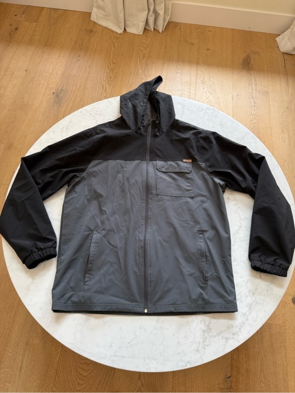 Volcom Voyage Hooded Windbreaker Jacket Mens XL Gray Black
